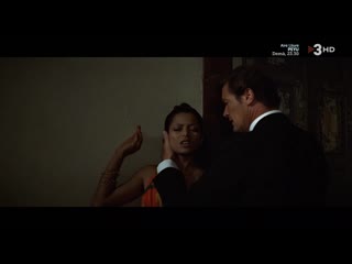 007 moonraker (1979) sexy escene 07