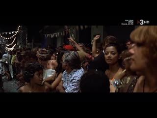 007 moonraker (1979) sexy escene 06