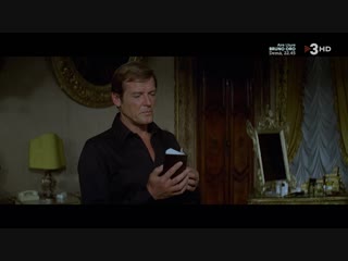007 moonraker (1979) sexy escene 04