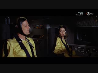 007 moonraker (1979) sexy escene 10